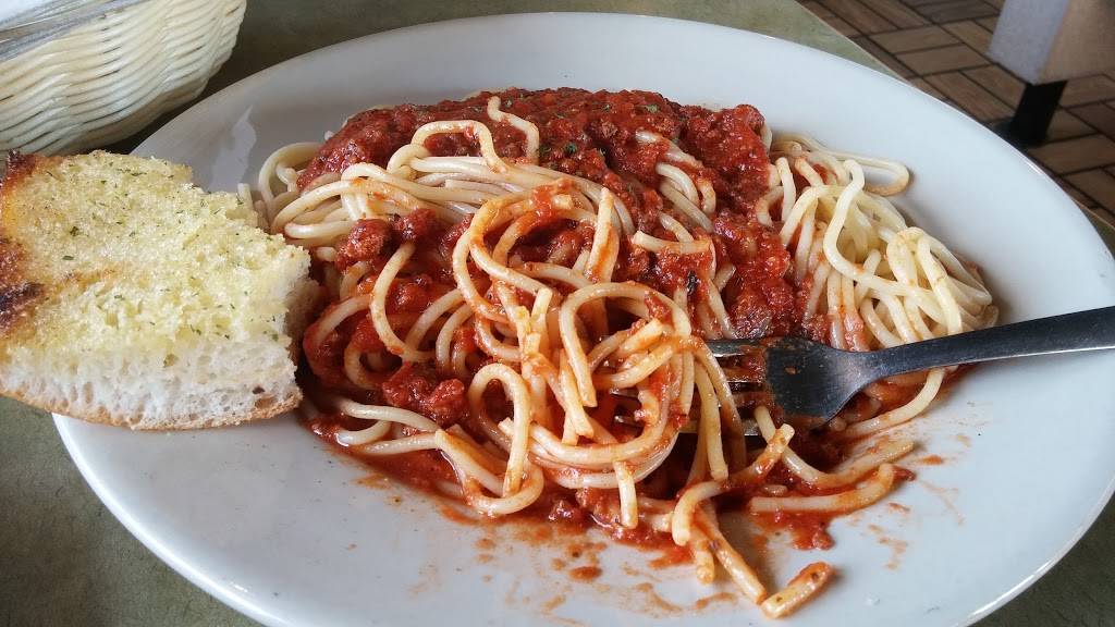 The Grinders & Spaghetti House | restaurant | 2171 Kimberly Rd, Bettendorf, IA 52722, USA | 5633551722 OR +1 563-355-1722