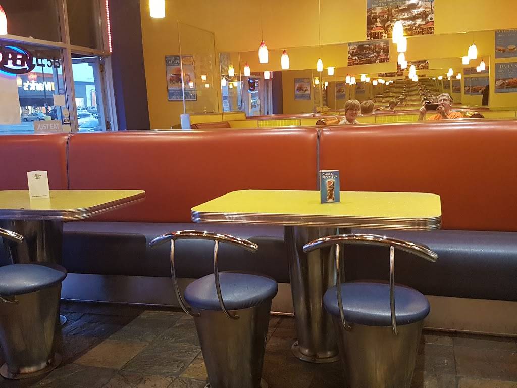 Jetsuns Juicyburger | restaurant | 74 Crockford Blvd, Scarborough, ON M1R 3C3, Canada | 4167515387 OR +1 416-751-5387