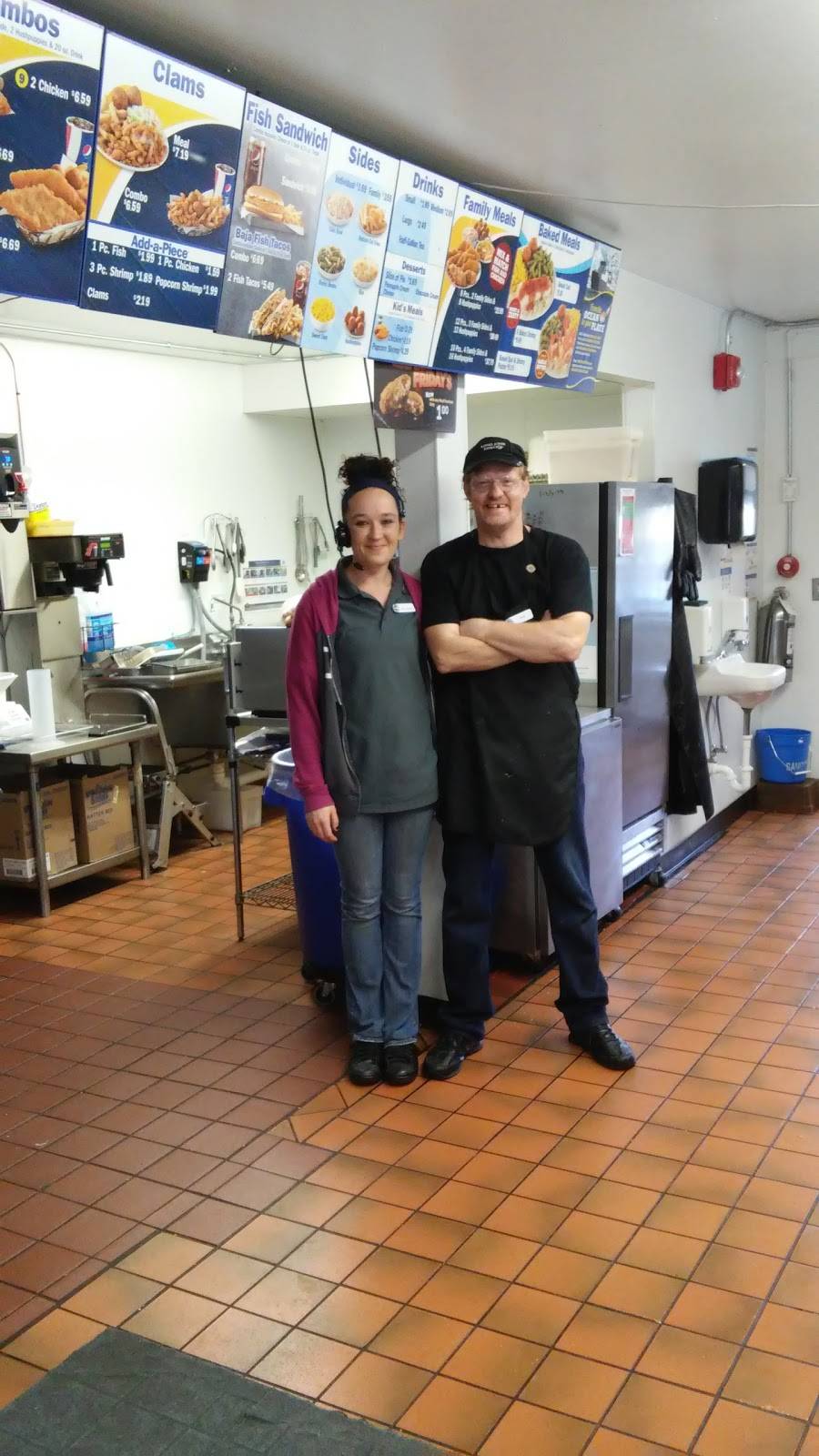 Long John Silvers | restaurant | RR 2 &, Western Ave, Moundsville, WV 26041, USA | 3048100085 OR +1 304-810-0085