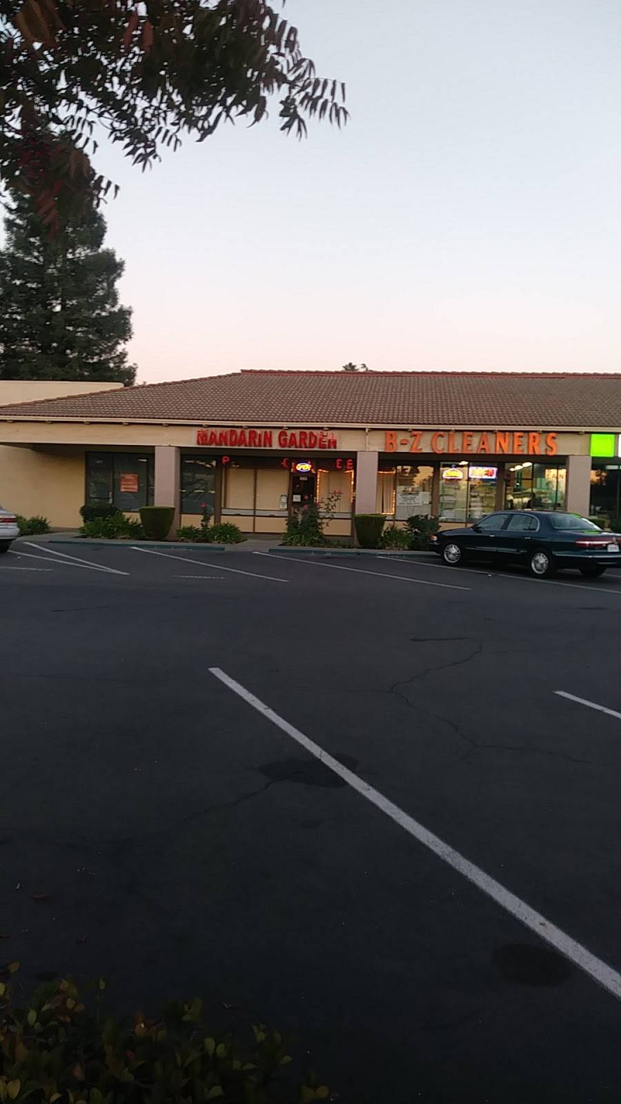Mandarin Garden | restaurant | 9185 Kiefer Blvd, Sacramento, CA 95826, USA | 9163621771 OR +1 916-362-1771