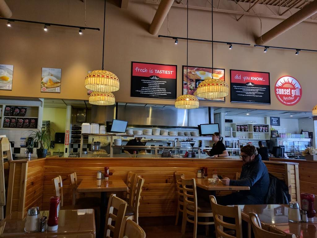 Sunset Grill | restaurant | 235 Ira Needles Blvd, Kitchener, ON N2N 0B5, Canada | 5195781124 OR +1 519-578-1124