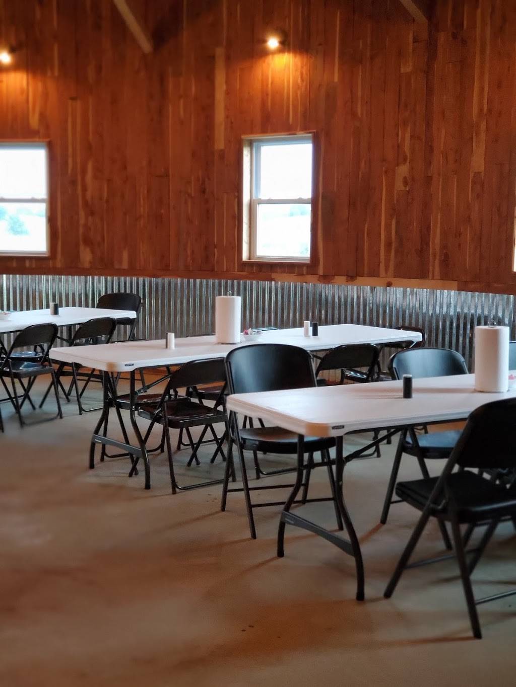 Moores Fish Farm | restaurant | 25353 S 4230 Rd, Inola, OK 74036, USA | 9183414194 OR +1 918-341-4194