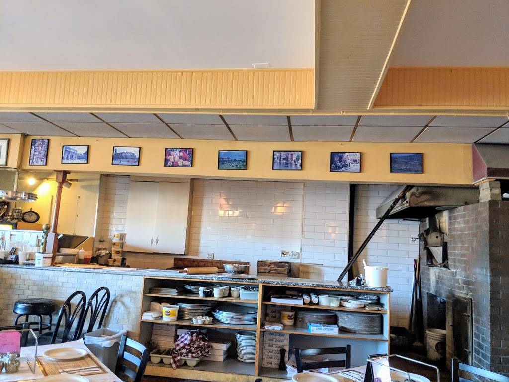 Salvatores Coal Oven Pizzeria | restaurant | 124 Shore Rd, Port Washington, NY 11050, USA | 5168838457 OR +1 516-883-8457