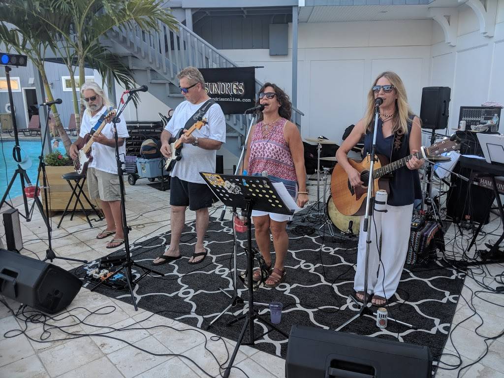 The Tiki Bar | restaurant | 2 Channel Dr, Monmouth Beach, NJ 07750, USA | 7322227717 OR +1 732-222-7717