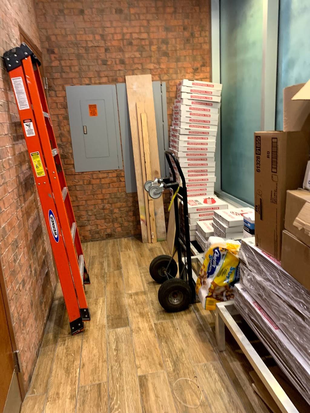 Crush Pizza | meal takeaway | 1250 Hancock St, Quincy, MA 02169, USA | 6174819350 OR +1 617-481-9350