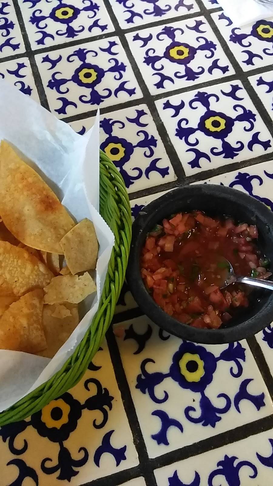 Rosa Lindas Mexican Cuisine | restaurant | 2905 McCall Ave, Selma, CA 93662, USA | 5598968917 OR +1 559-896-8917