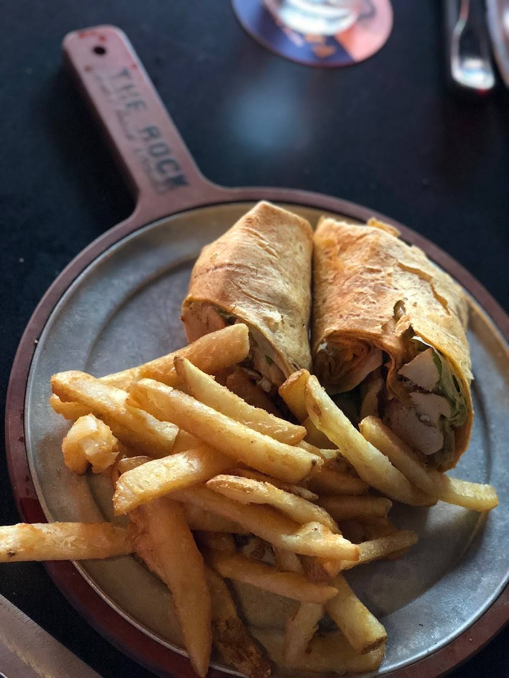 The Rock Wood Fired Pizza | restaurant | 2300 E Lamar Blvd, Arlington, TX 76006, USA | 8172006881 OR +1 817-200-6881