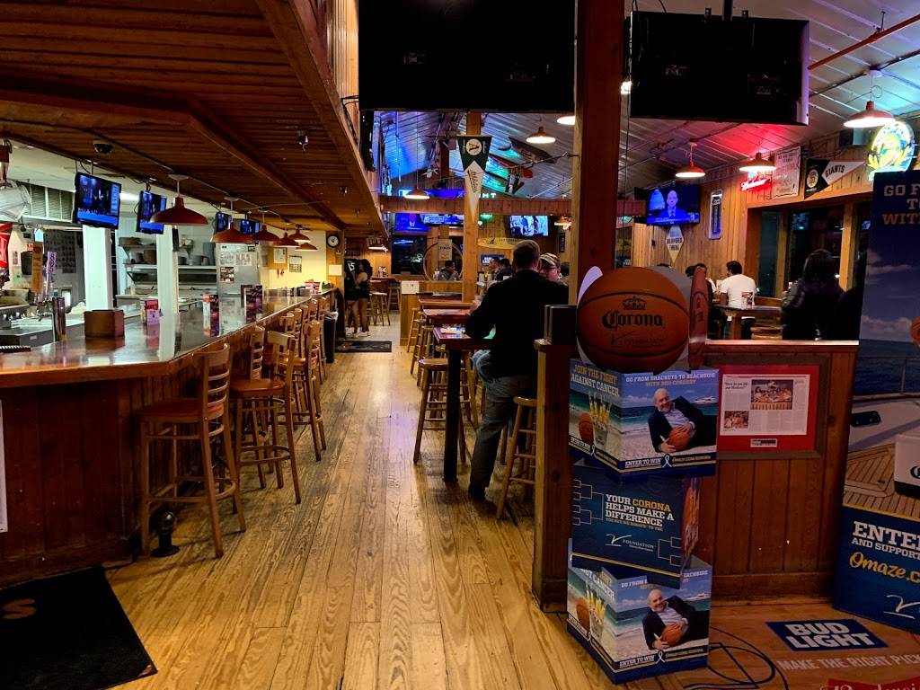 Hooters | restaurant | 7944 Dublin Blvd, Dublin, CA 94568, USA | 9258299468 OR +1 925-829-9468