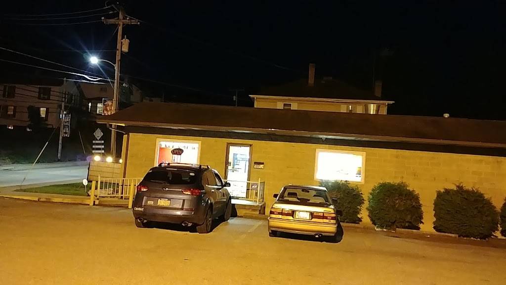 Foxs Pizza Den | restaurant | 421 Main St, Bentleyville, PA 15314, USA | 7242394466 OR +1 724-239-4466