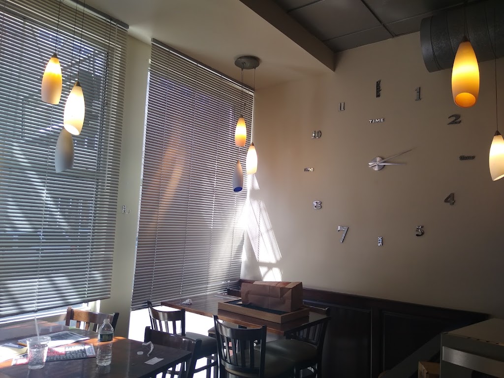 Dangles Bar & Grill | restaurant | 259 Orange St, New Haven, CT 06510, USA | 2038892912 OR +1 203-889-2912