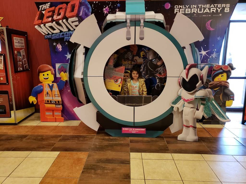 Cinemark Huntington Mall | meal takeaway | 500 E Mall Rd Suite 700, Barboursville, WV 25504, USA | 3047333984 OR +1 304-733-3984