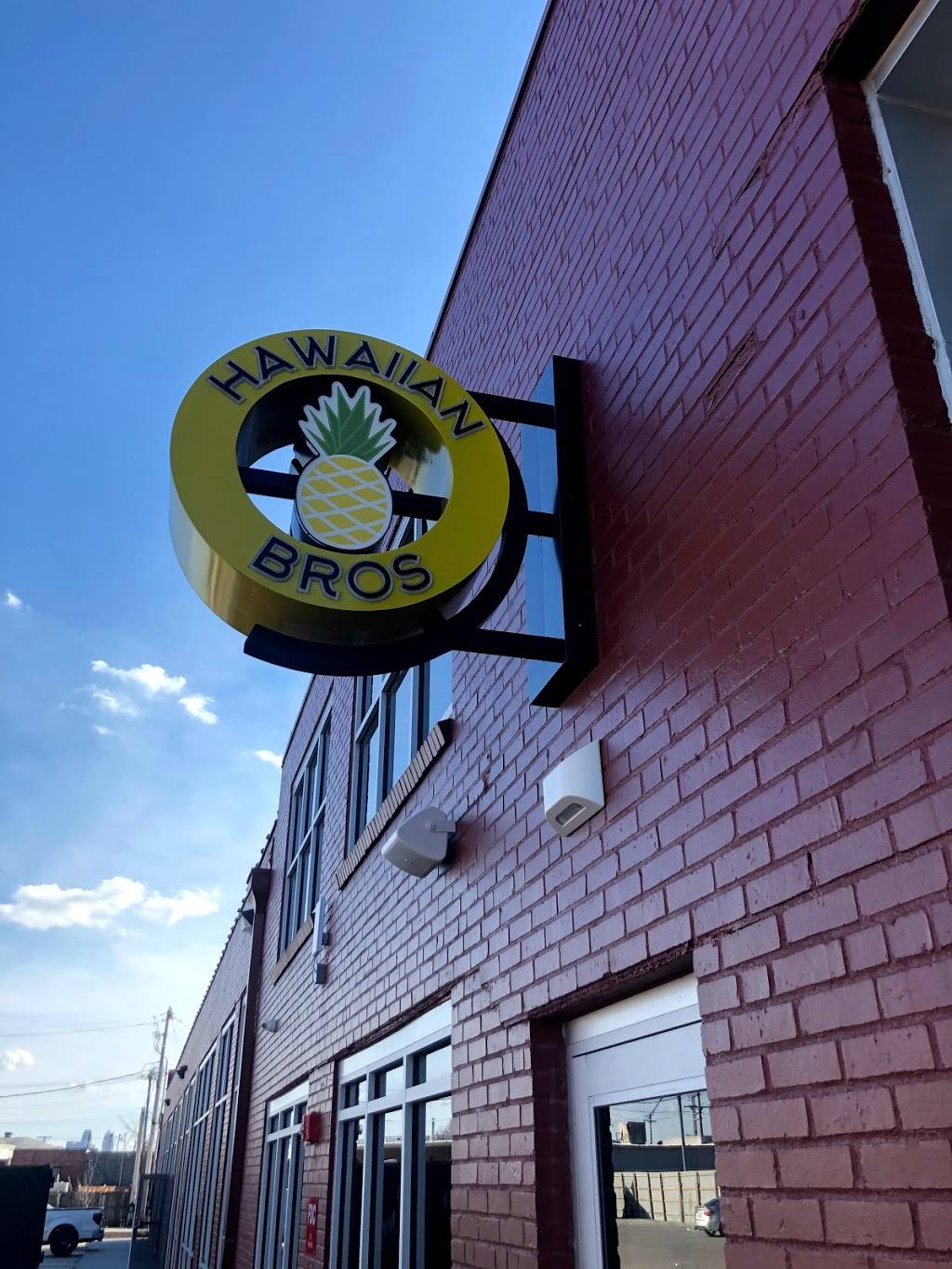Hawaiian Bros. | restaurant | 101 Armour Rd, North Kansas City, MO 64116, USA | 8166051079 OR +1 816-605-1079