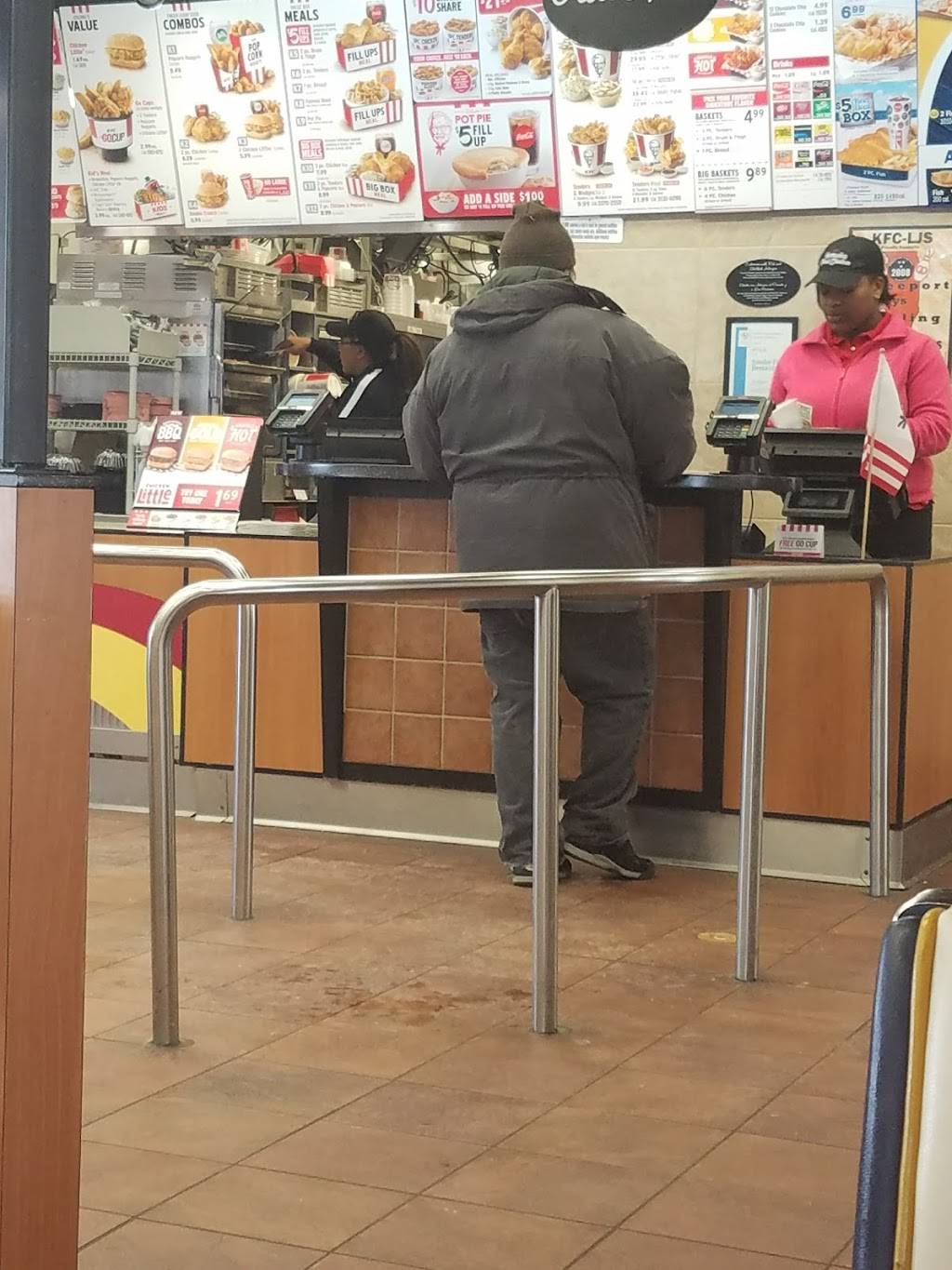 Long John Silvers | restaurant | 420 N Harlem Ave, Freeport, IL 61032, USA | 8152327315 OR +1 815-232-7315