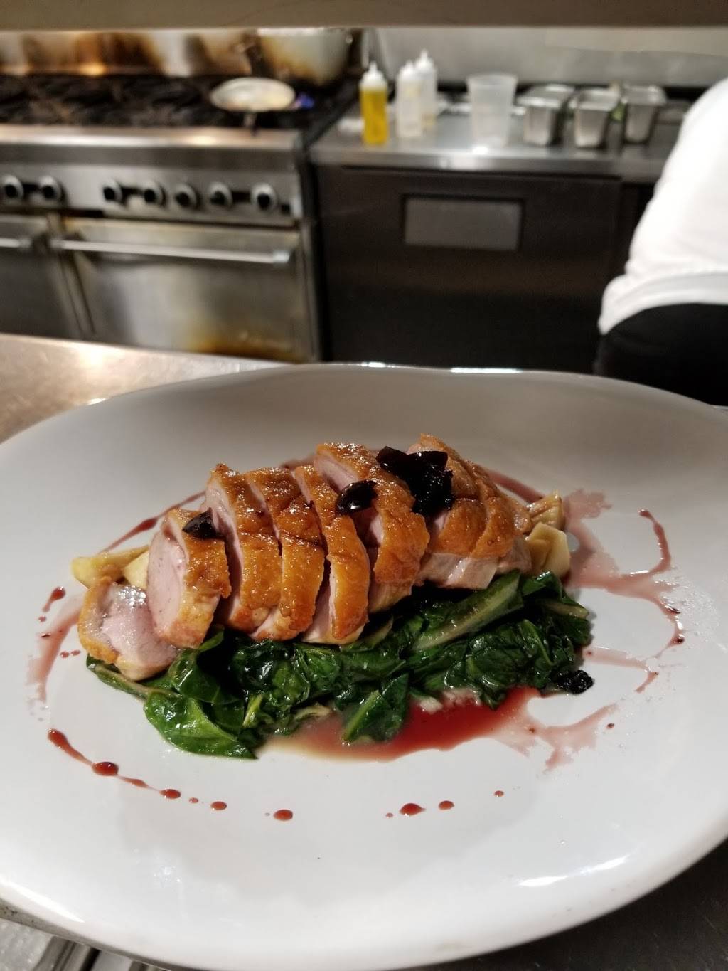 H2 Huth & Harris Wine Merchants | restaurant | 427 Tuscarawas St E, Canton, OH 44702, USA | 3308053212 OR +1 330-805-3212