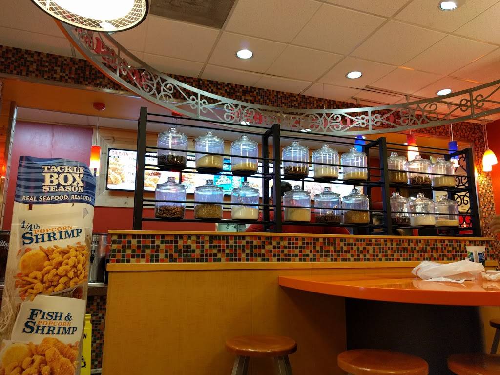 Popeyes Louisiana Kitchen | restaurant | 16159 Parthenia St, North Hills, CA 91343, USA | 8188919948 OR +1 818-891-9948