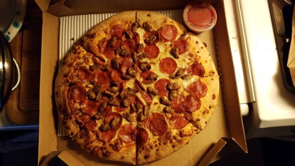 Pizza Hut | restaurant | 2410 Saviers Rd, Oxnard, CA 93033, USA | 8054874000 OR +1 805-487-4000