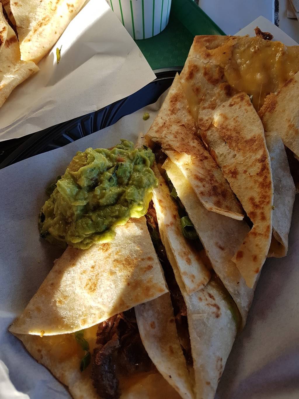 Poquito Mas | restaurant | 2635 W Olive Ave, Burbank, CA 91505, USA | 8185632252 OR +1 818-563-2252