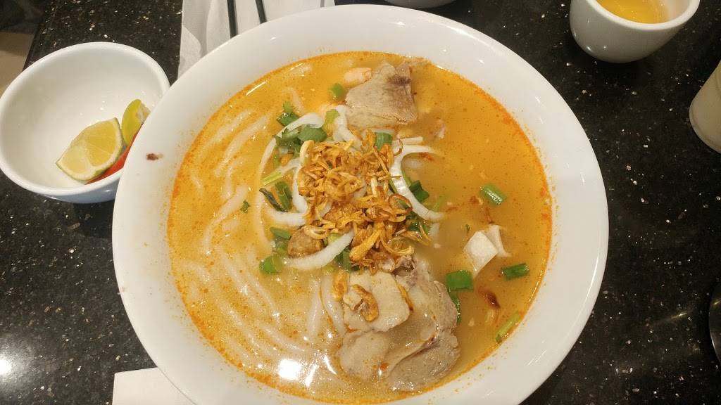 Pho Linh | restaurant | 1156 College St, Toronto, ON M6H 1B6, Canada | 4165163891 OR +1 416-516-3891