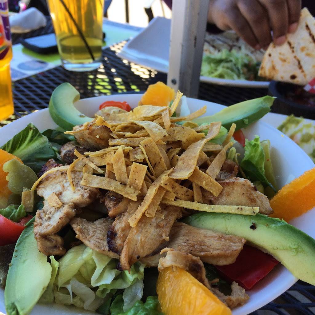 Urban Sombrero | restaurant | 16221 E 40th Ave, Denver, CO 80239, USA | 3033731133 OR +1 303-373-1133