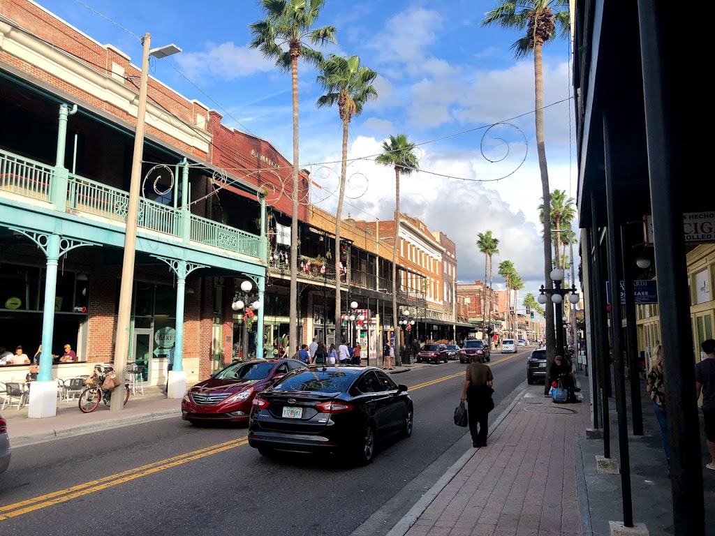 Purple Heart Bar Lounge & Grill | restaurant | 1811 N 15th St, Tampa, FL 33605, USA | 8135707680 OR +1 813-570-7680