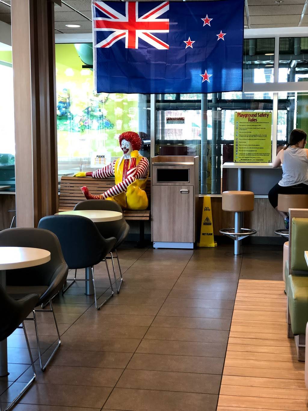 McDonalds | cafe | 127 Broadway, Saugus, MA 01906, USA | 7812317042 OR +1 781-231-7042