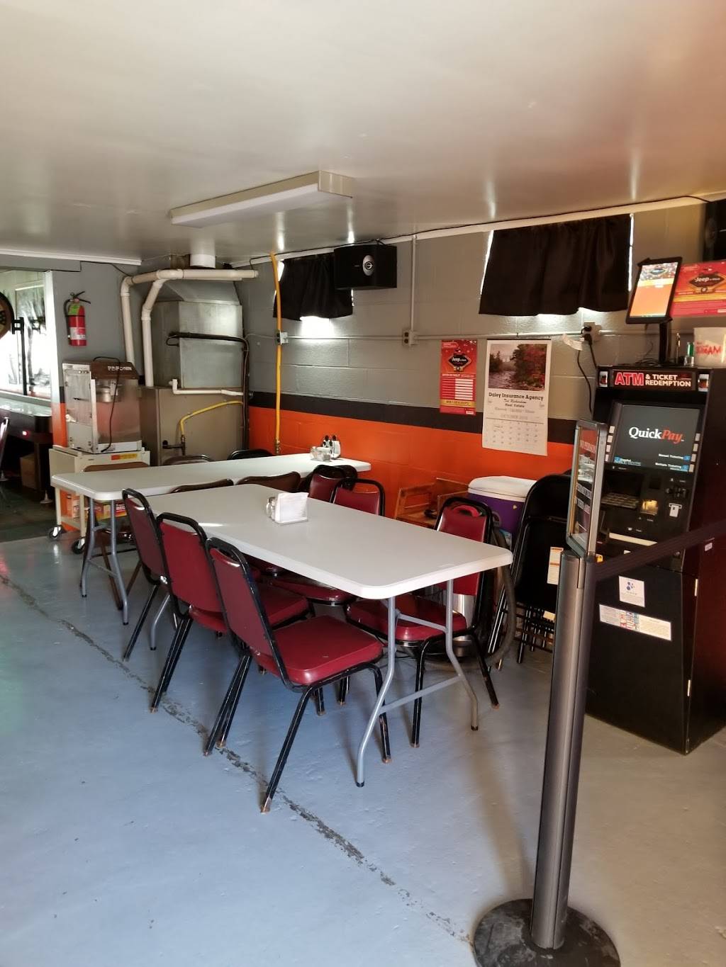 BRs Place | restaurant | 320 Main St, Maquon, IL 61458, USA | 3098753140 OR +1 309-875-3140