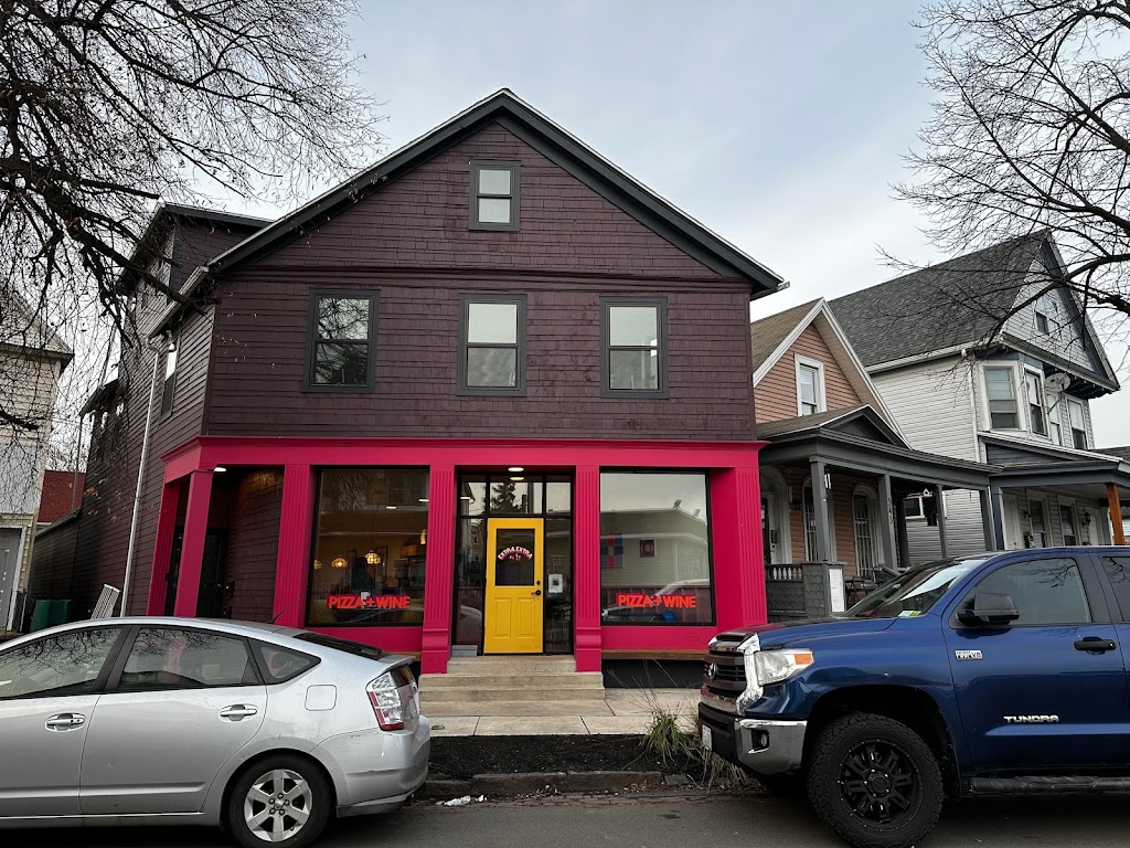 Extra Extra Pizza | restaurant | 549 W Utica St, Buffalo, NY 14213, USA | 7162482994 OR +1 716-248-2994