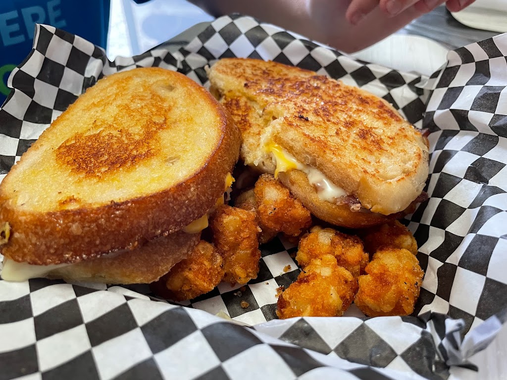 Comfy Food Truck | restaurant | 1959 N Willow Ave, Clovis, CA 93619, USA | 5592595594 OR +1 559-259-5594