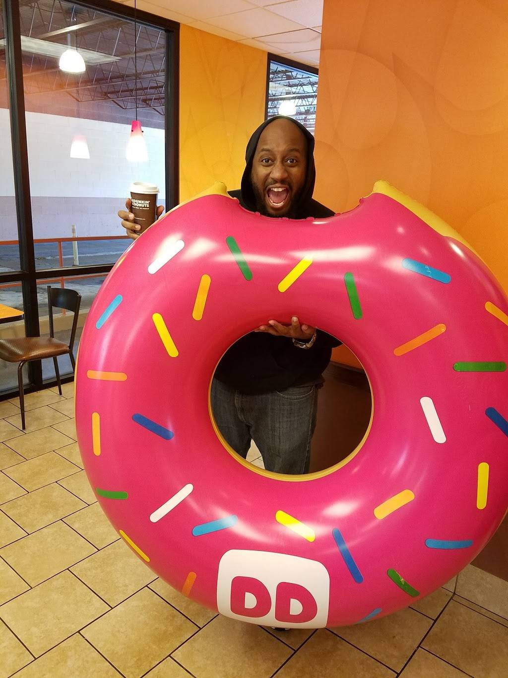 Dunkin | bakery | 1540 Union Ave, Memphis, TN 38104, USA | 9012720172 OR +1 901-272-0172