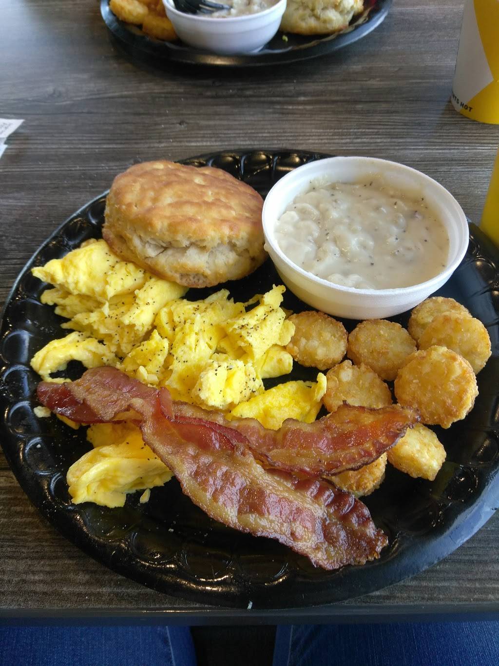 Hardees | restaurant | 3444 S High St, Columbus, OH 43207, USA | 6142954566 OR +1 614-295-4566