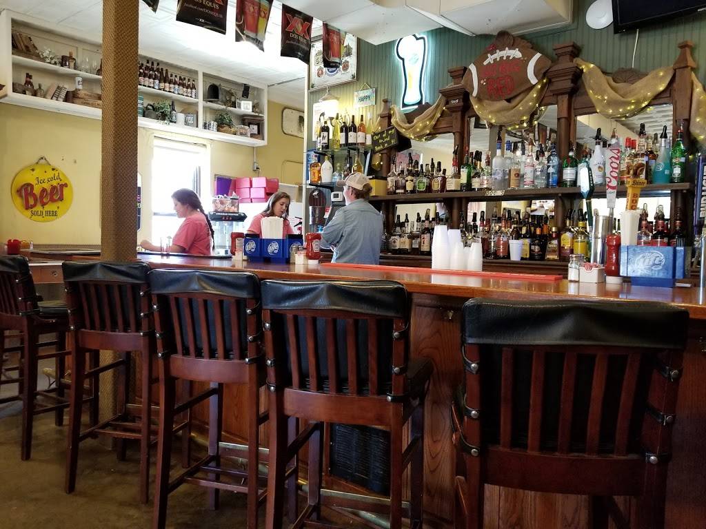 Docs Bar & Grill | restaurant | 113 Main St, Muenster, TX 76252, USA | 9407593627 OR +1 940-759-3627