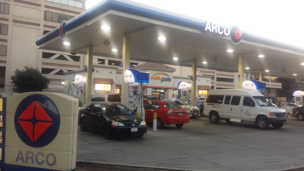 ampm | cafe | 2838 J St, Sacramento, CA 95816, USA | 9164429256 OR +1 916-442-9256