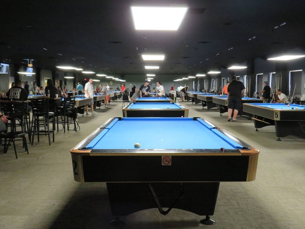 Shooterville Billiards Bar & Grill | restaurant | 1400 Plains Rd E #202, Burlington, ON L7R 3P8, Canada | 9056398889 OR +1 905-639-8889