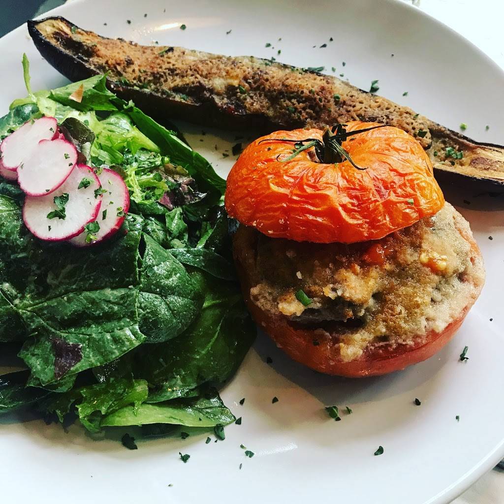 Le Paddock | restaurant | 1235 Prospect Ave, Brooklyn, NY 11218, USA | 7184350921 OR +1 718-435-0921