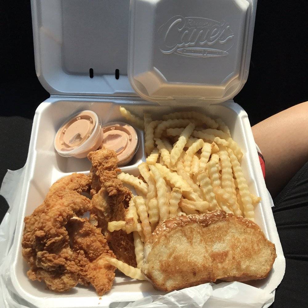 Raising Canes Chicken Fingers | meal takeaway | 805 W Grace St, Richmond, VA 23220, USA | 8048281142 OR +1 804-828-1142