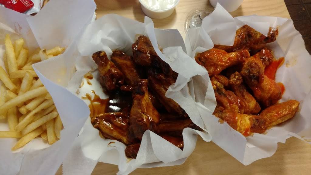 Woodys Wings 2 | restaurant | 313 Havana St, Aurora, CO 80010, USA | 3033666880 OR +1 303-366-6880