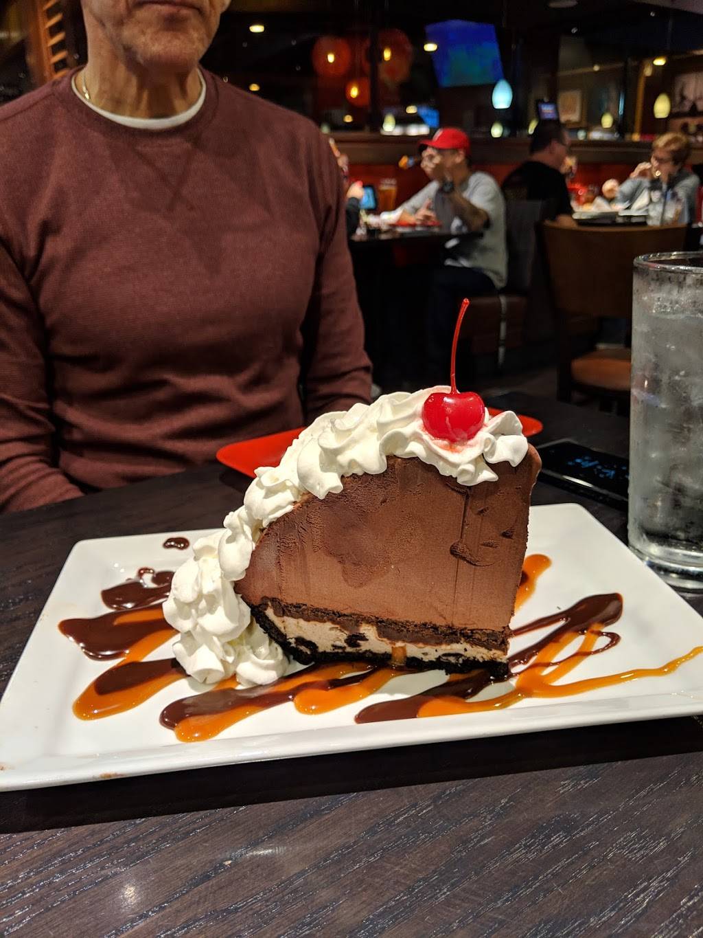 Red Robin Gourmet Burgers and Brews | restaurant | 2015 S Mooney Blvd #505, Visalia, CA 93277, USA | 5597404060 OR +1 559-740-4060