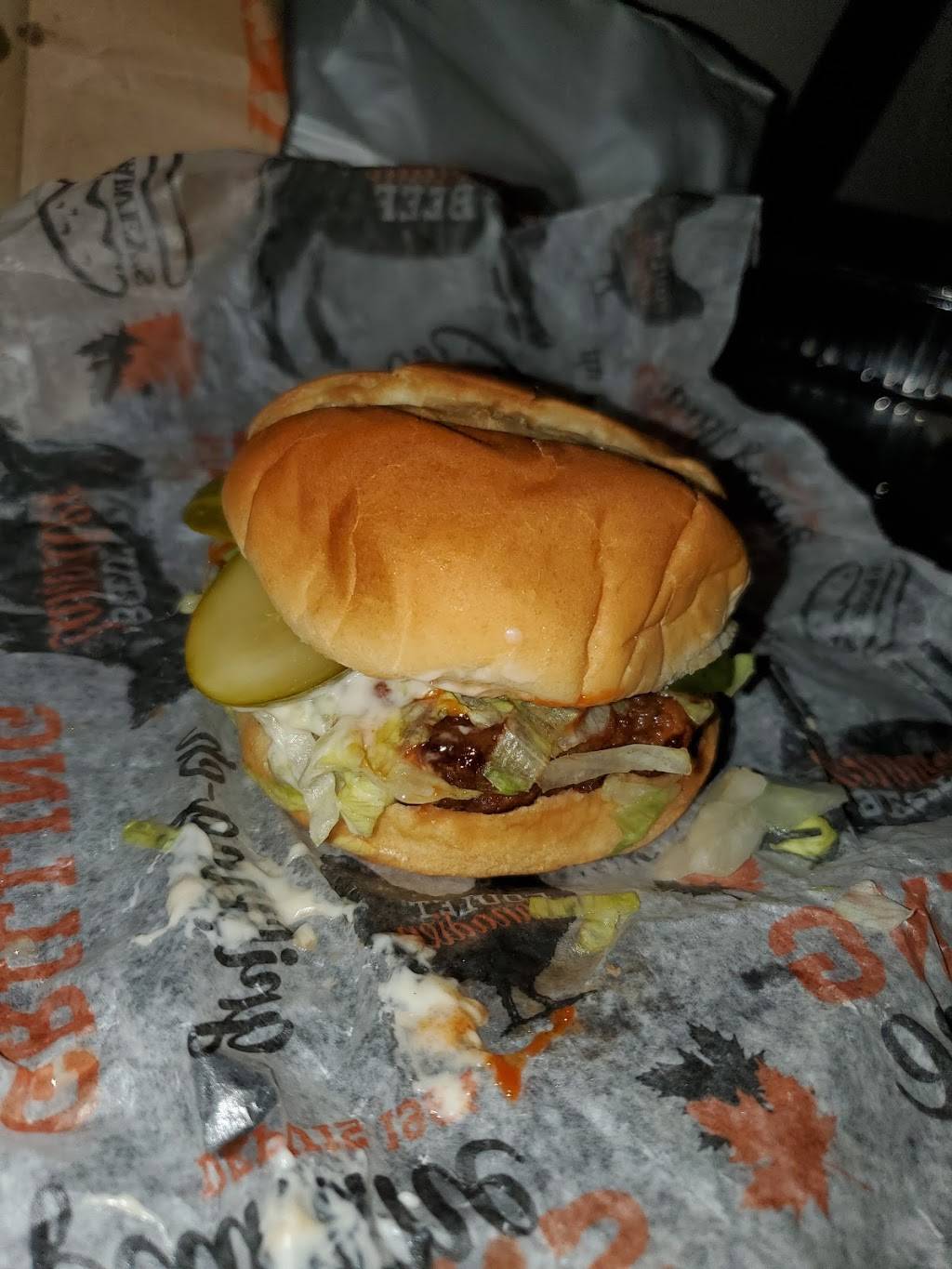 Harveys | restaurant | 660 Montreal Rd, Ottawa, ON K1K 0T3, Canada | 6137495638 OR +1 613-749-5638