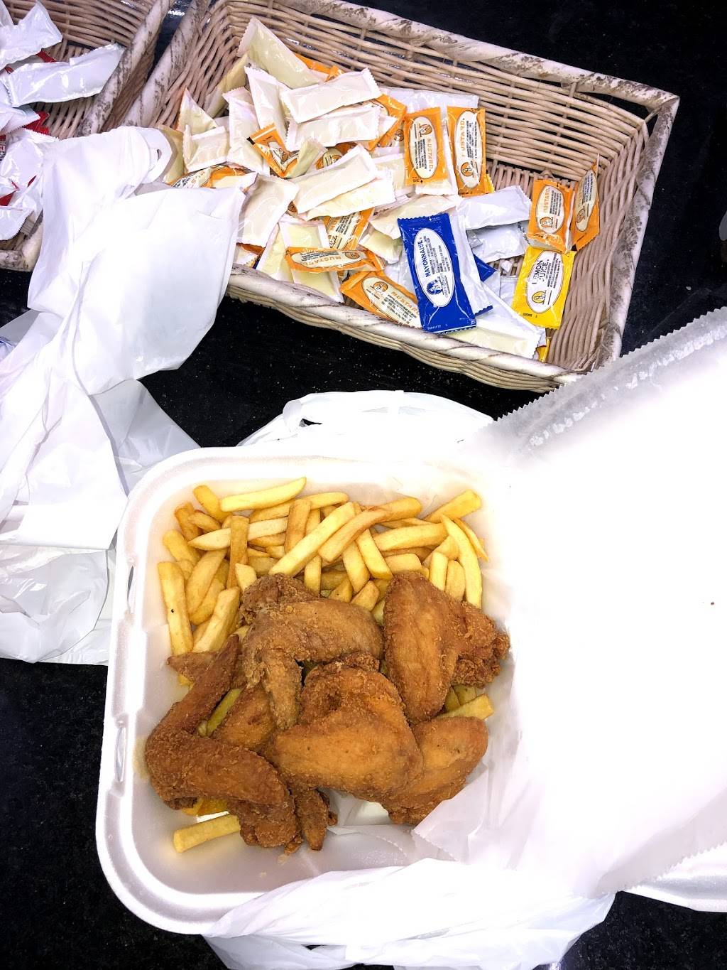 U Save Fish and Chicken | restaurant | 6900 NW 7th Ave, Miami, FL 33150, USA | 3058359873 OR +1 305-835-9873