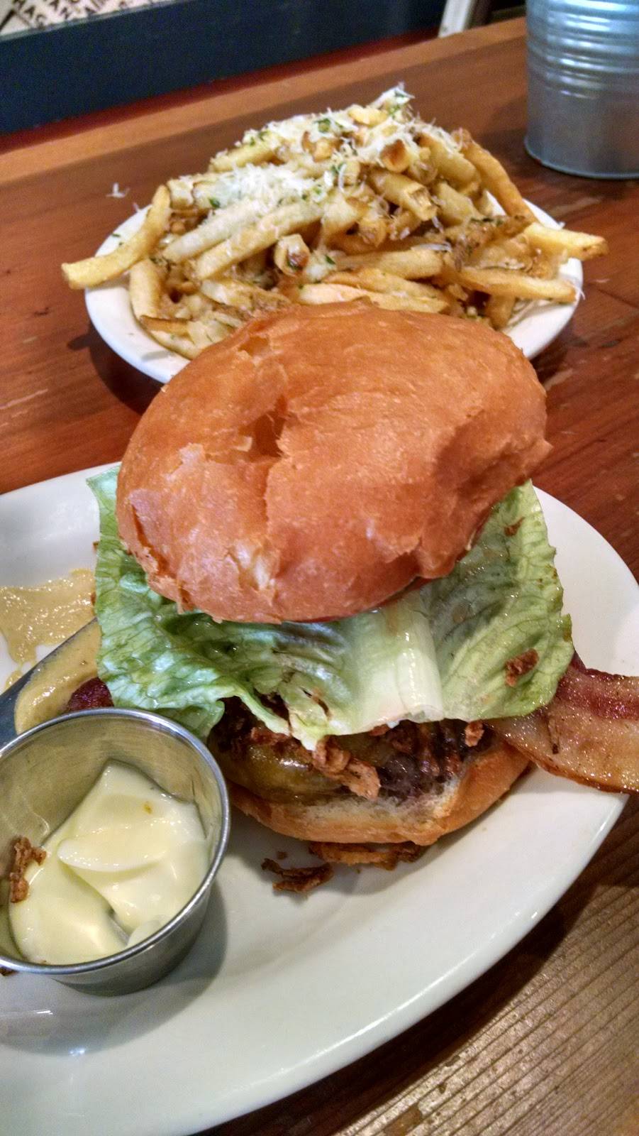 Park Burger | restaurant | 4218 Park Blvd, Oakland, CA 94602, USA | 5104791402 OR +1 510-479-1402