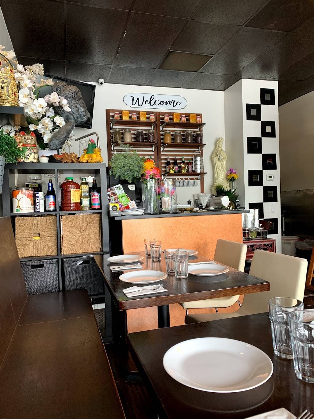 Arayas Vegetarian Place | restaurant | 8101½ Beverly Blvd, Los Angeles, CA 90048, USA | 3239000557 OR +1 323-900-0557