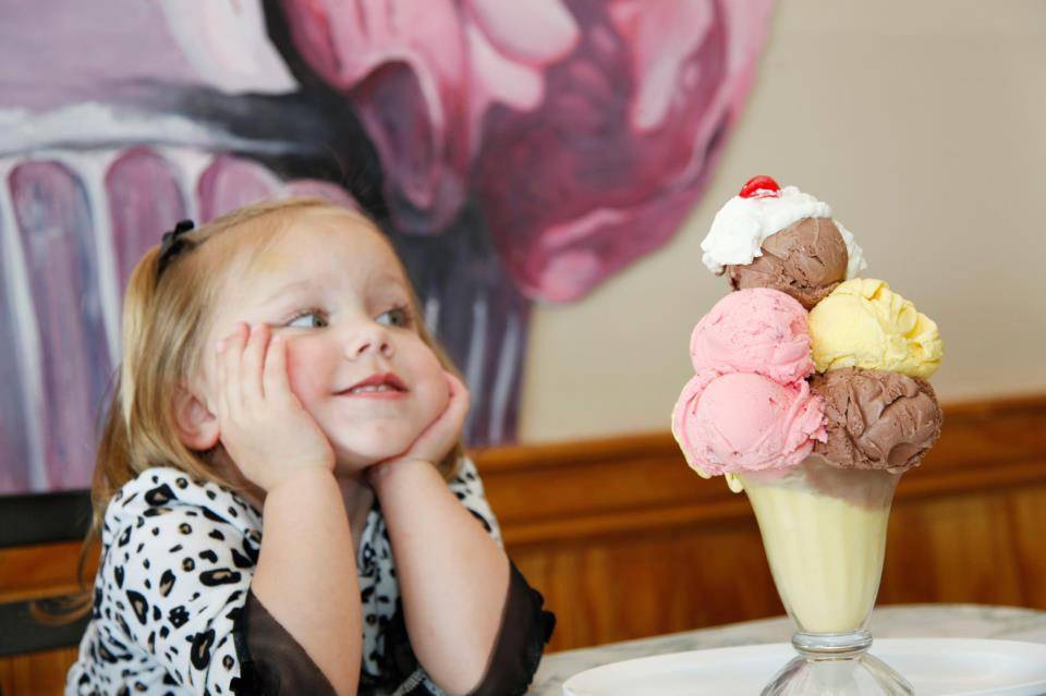 Leatherbys Family Creamery | restaurant | 1872 W 5400 S, Salt Lake City, UT 84129, USA | 8019672566 OR +1 801-967-2566