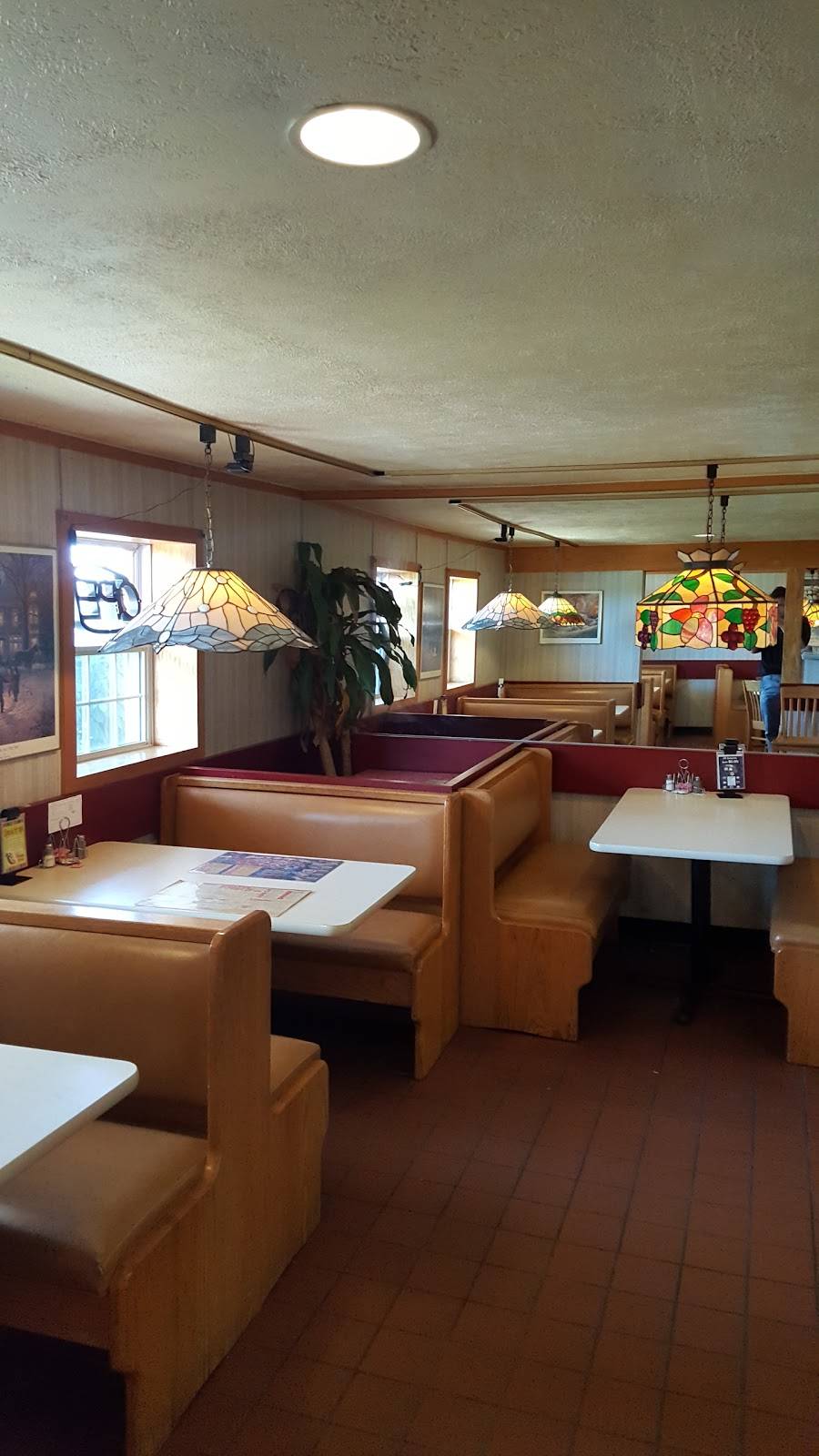 Pizza King | restaurant | 321 E Jackson St, Parker City, IN 47368, USA | 7654688766 OR +1 765-468-8766