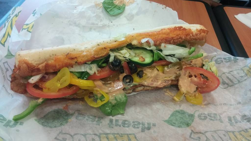 Subway Restaurants | restaurant | 26795 E. Hwy 380, Suite 1100, Magnolia Crossing, Aubrey, TX 76227, USA | 9723476253 OR +1 972-347-6253