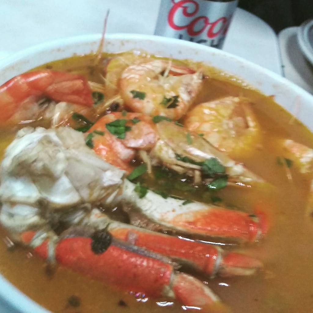 La Langosta Restaurant | restaurant | 119 N Uruapan Way, Dinuba, CA 93618, USA | 5595960762 OR +1 559-596-0762