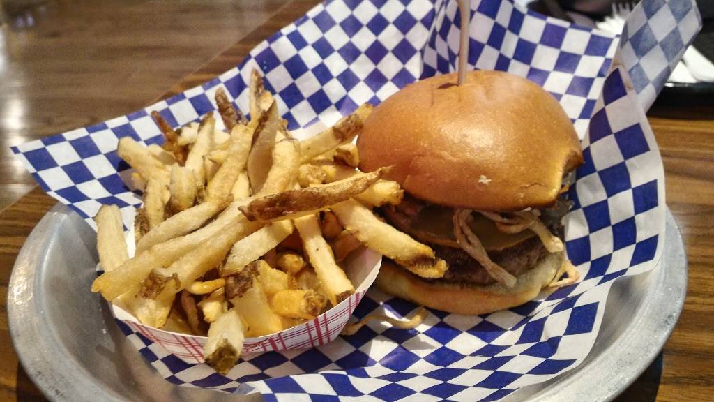 Blues Burger Bar | restaurant | 310 4th St, Niagara Falls, NY 14303, USA | 7165012392 OR +1 716-501-2392