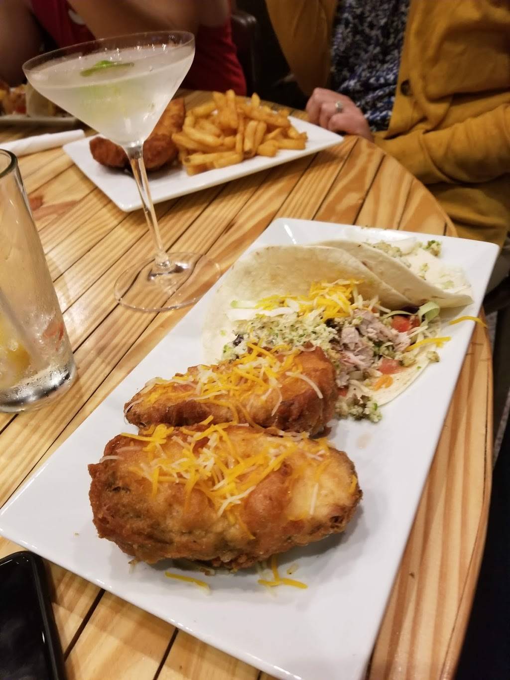 Two Dudes Seafood Riverside | restaurant | 2665 Park St, Jacksonville, FL 32204, USA | 9043371699 OR +1 904-337-1699