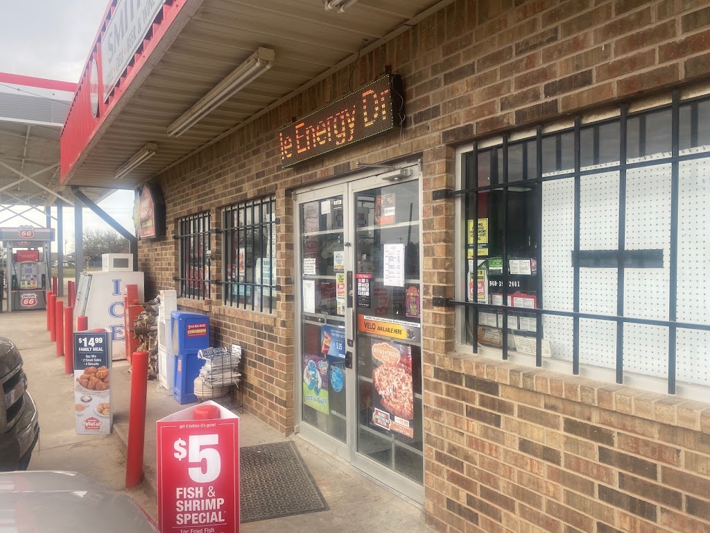 Smith Corner | meal takeaway | 106 Dempsey St, Bryson, TX 76427, USA | 9403922461 OR +1 940-392-2461