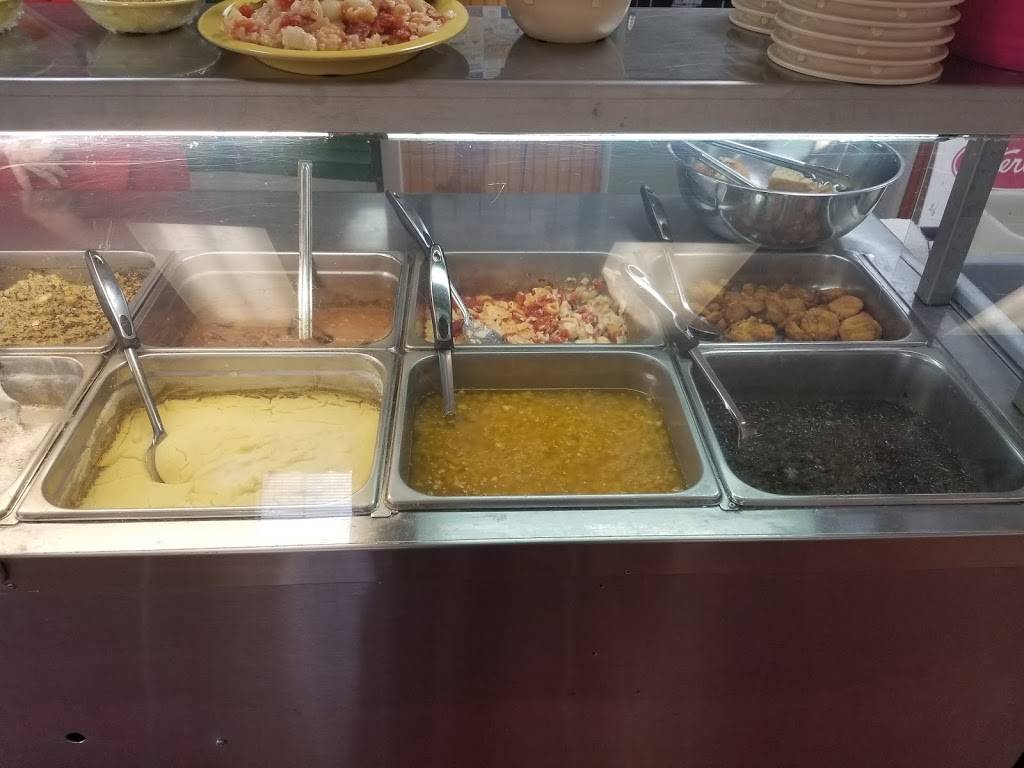 Gear Jammers Truck Stop | restaurant | 1611 S Broad St, Scottsboro, AL 35768, USA | 2566095879 OR +1 256-609-5879