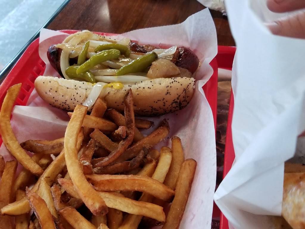 Firehouse dogs | restaurant | 1820 W Irving Park Rd, Schaumburg, IL 60193, USA | 8475654110 OR +1 847-565-4110